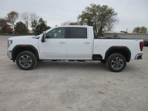 New 2026 GMC Sierra 3500 SLT AWD/4WD image 7