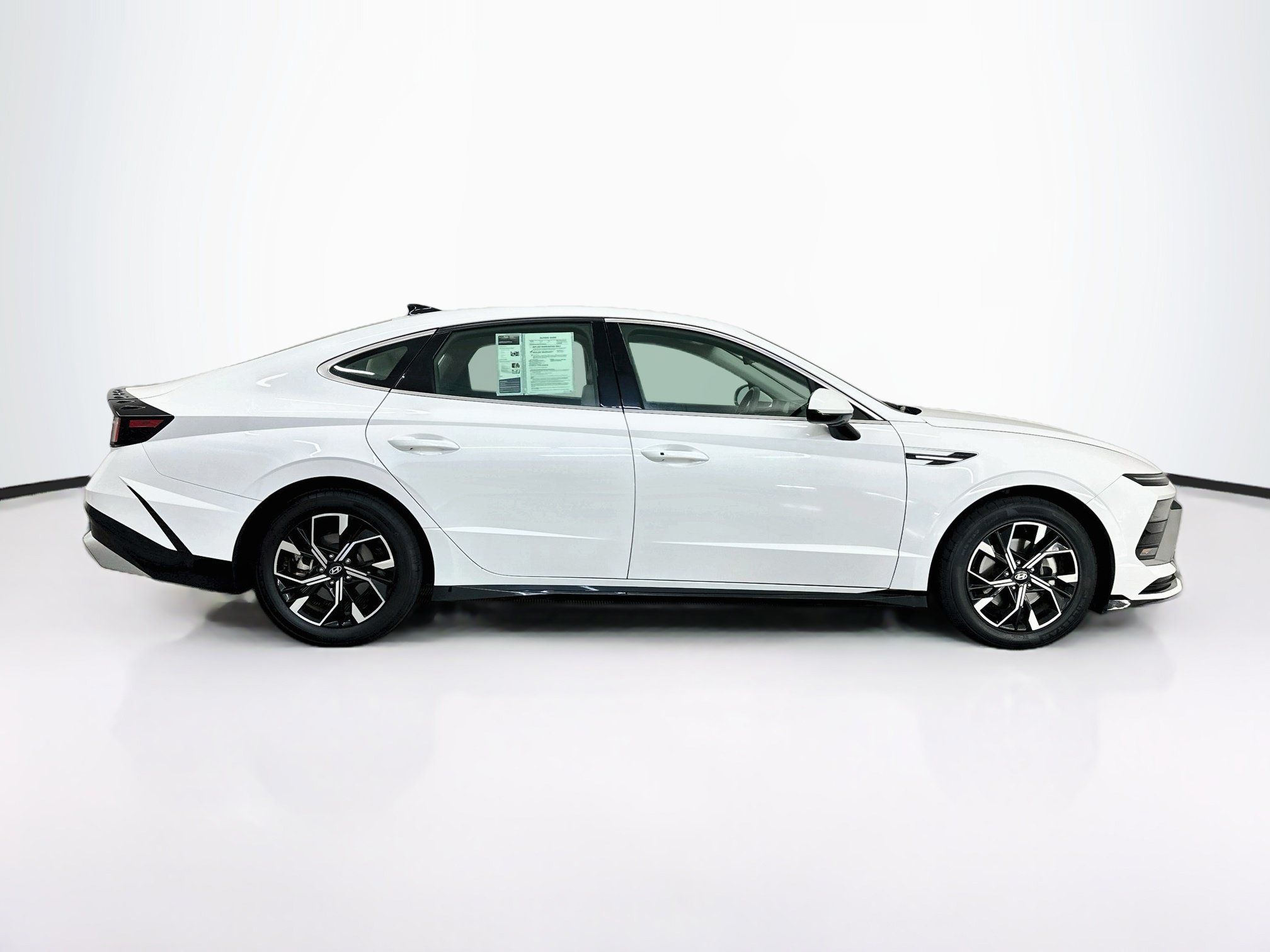 Used 2025 Hyundai Sonata SEL FWD image 10