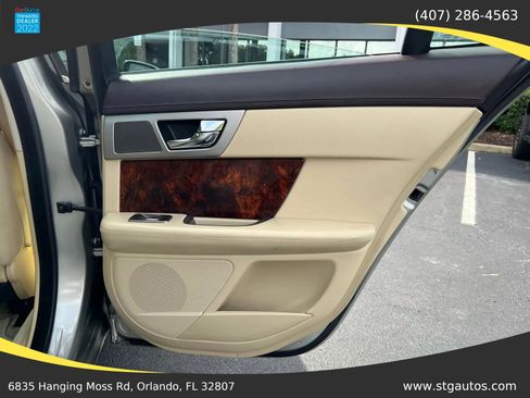 Used 2010 Jaguar XF Premium image 20