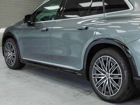 Used 2023 Mercedes-Benz EQS 580 4MATIC SUV w/ Exclusive Trim Package image 39