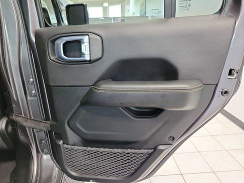 Used 2021 Jeep Gladiator Overland AWD/4WD image 21