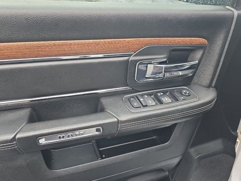 Used 2017 RAM 1500 Laramie w/ Convenience Group image 11