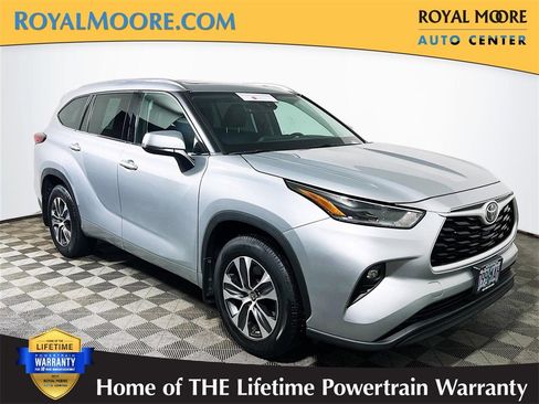 Certified 2021 Toyota Highlander XLE image 1