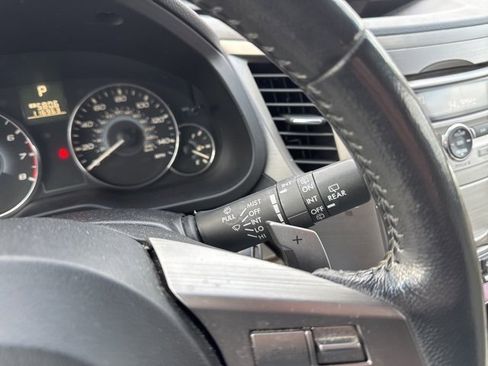 Used 2010 Subaru Outback 2.5i Premium image 22