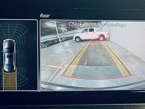 Used 2017 Mercedes-Benz E 300 4MATIC image 29