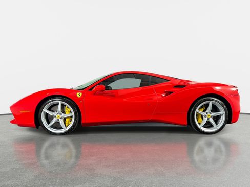 Used 2019 Ferrari 488 GTB RWD image 15