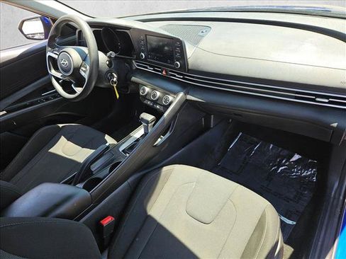 Used 2023 Hyundai Elantra SE w/ Preferred Accessory Package FWD image 20