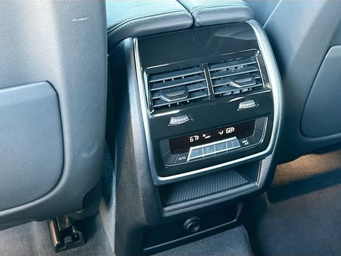 Used 2022 BMW X6 xDrive40i w/ M Sport Package image 25