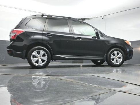 Used 2015 Subaru Forester 2.5i Premium w/ All-Weather Package AWD/4WD image 38