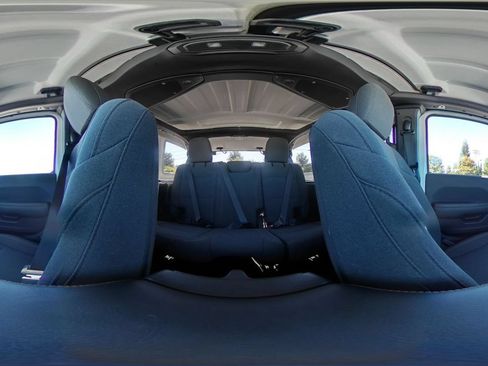 Used 2025 Jeep Wrangler Unlimited Sahara AWD/4WD image 42