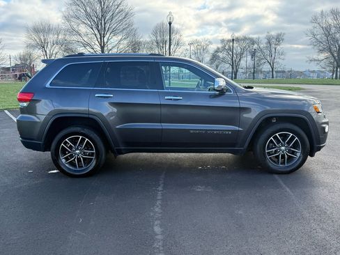 Used 2018 Jeep Grand Cherokee Limited image 4
