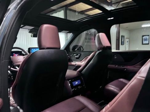 Used 2025 Lincoln Aviator Reserve w/ Illumination Package RWD image 11