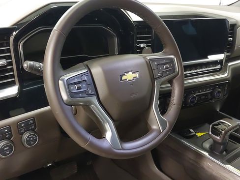 Used 2024 Chevrolet Silverado 1500 LTZ w/ Z71 Off-Road Package AWD/4WD image 17