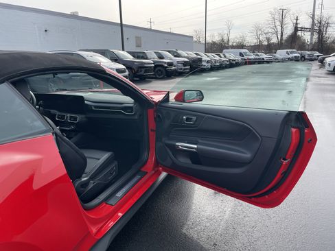 Used 2025 Ford Mustang Premium RWD image 8