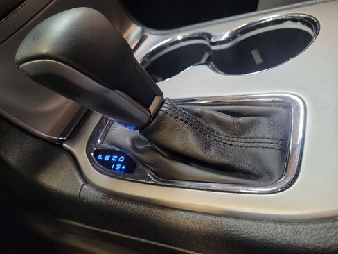 Used 2018 Jeep Grand Cherokee Laredo RWD image 26
