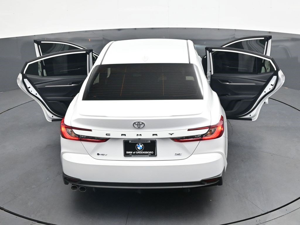 Used 2026 Toyota Camry SE FWD image 40