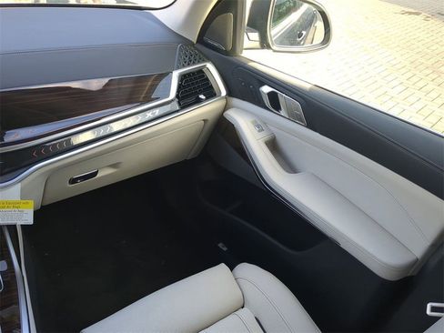 New 2026 BMW X7 xDrive40i w/ Executive Package image 17