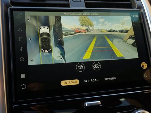 Used 2025 Land Rover Discovery S image 24