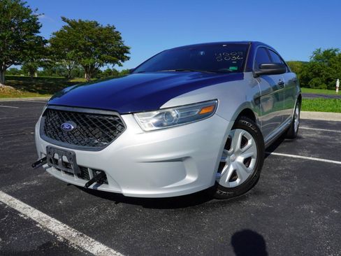 Used 2016 Ford Taurus Police Interceptor AWD image 4