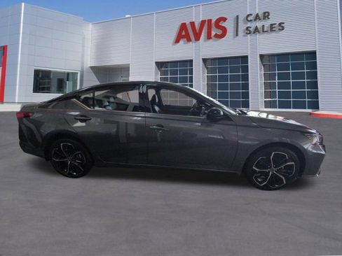 Used 2025 Nissan Altima 2.5 SR AWD/4WD image 5