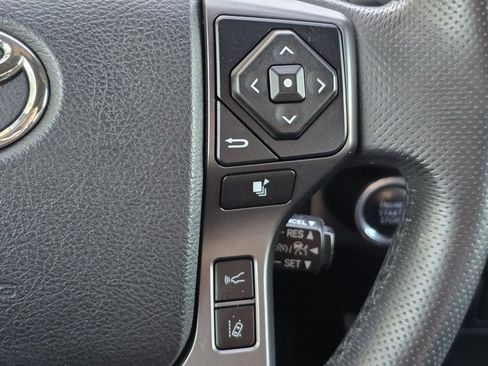 Used 2018 Toyota Tacoma TRD Sport w/ Technology Package AWD/4WD image 13