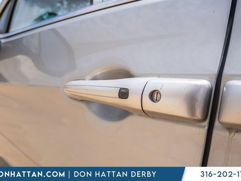 Used 2023 Chrysler Pacifica Touring-L FWD image 37