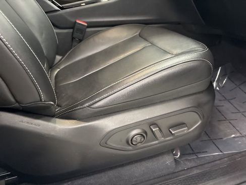 Used 2022 Jeep Grand Cherokee Limited 4xe image 31