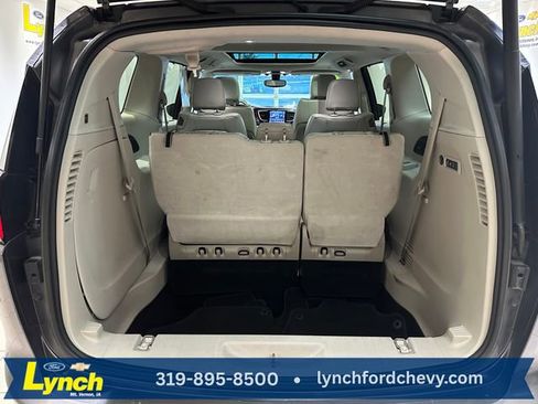 Used 2020 Chrysler Pacifica Limited FWD image 25