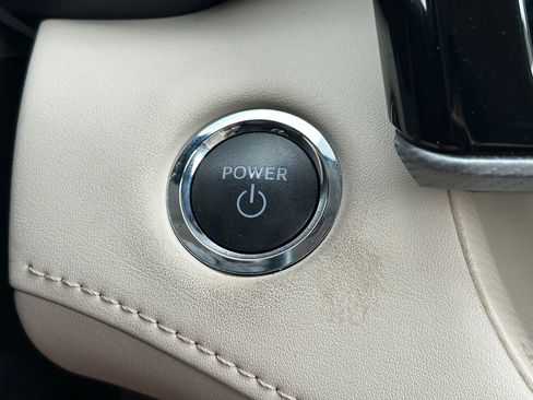 Used 2023 Toyota Highlander Platinum image 34