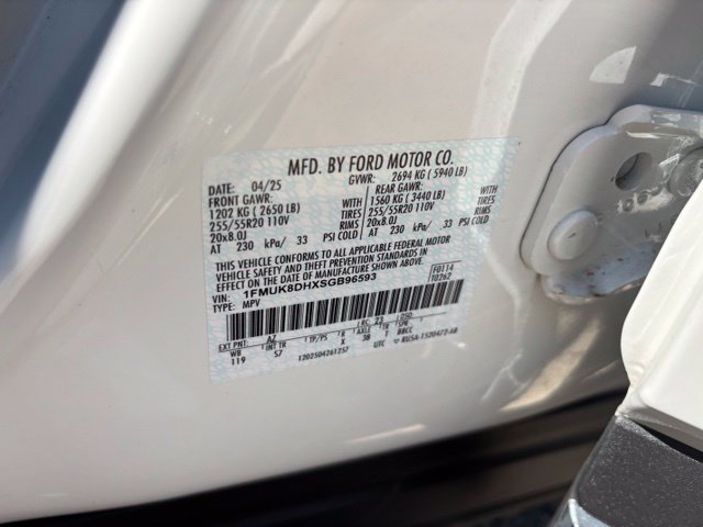 Used 2025 Ford Explorer Active w/ Active Comfort Package AWD/4WD image 17
