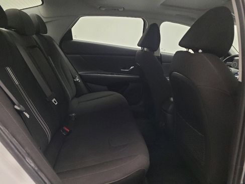 Used 2025 Hyundai Elantra SEL FWD image 19