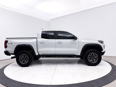 Used 2024 Chevrolet Colorado ZR2 AWD/4WD image 37