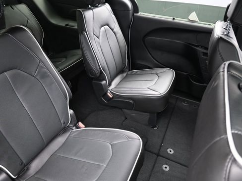 New 2026 Chrysler Pacifica Limited w/ S Appearance Package image 37