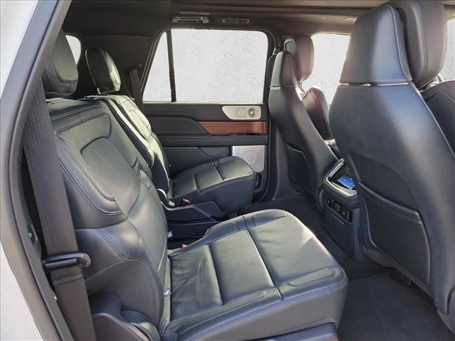 Used 2023 Lincoln Navigator L Reserve AWD/4WD image 13