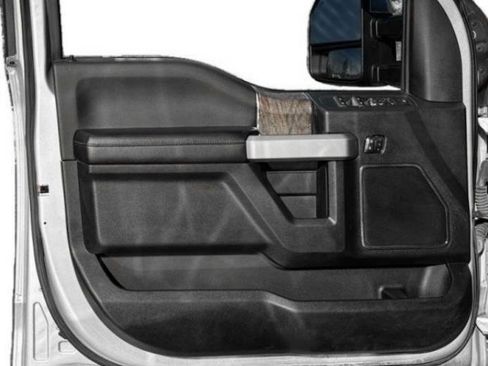 Used 2017 Ford F250 Lariat w/ Lariat Ultimate Package image 14