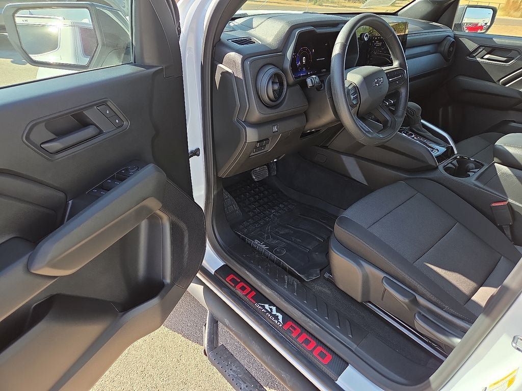 Used 2025 Chevrolet Colorado Trail Boss AWD/4WD image 21