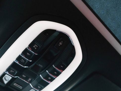 Used 2017 Porsche Macan GTS w/ Premium Package Plus image 34