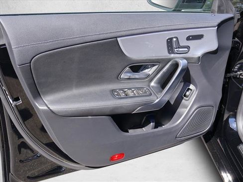 Used 2021 Mercedes-Benz CLA 250 image 12