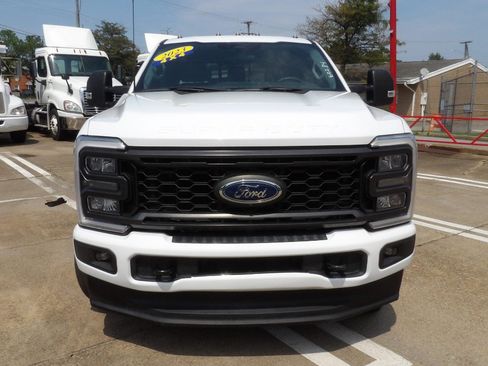 Used 2023 Ford F250 XL w/ STX Appearance Package AWD/4WD image 9