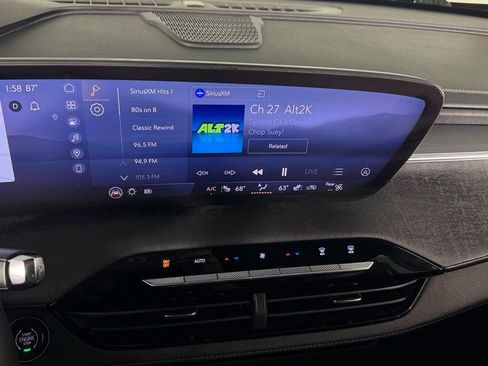 Used 2025 Buick Enclave Sport Touring image 16