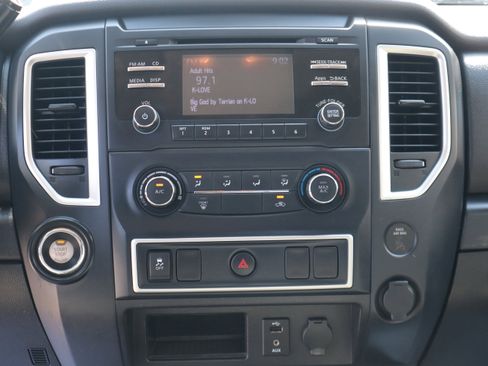 Used 2017 Nissan Titan S RWD image 13