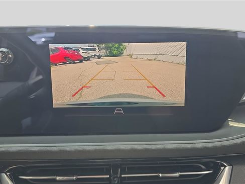 Used 2024 Buick Envista Sport Touring w/ Convenience I Package FWD image 21