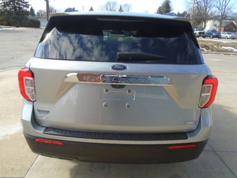 Used 2020 Ford Explorer XLT w/ Comfort Package image 5