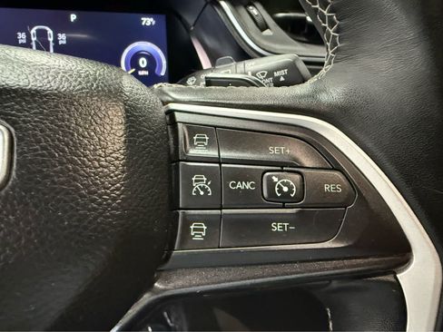 Used 2022 Jeep Grand Cherokee L Laredo w/ Luxury Tech Group I AWD/4WD image 17