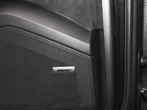 Used 2023 Porsche Cayenne GTS w/ Premium Package image 16