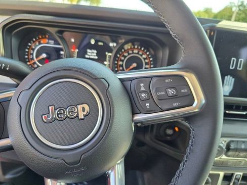 New 2025 Jeep Wrangler Unlimited Sahara w/ Safety Group AWD/4WD image 18