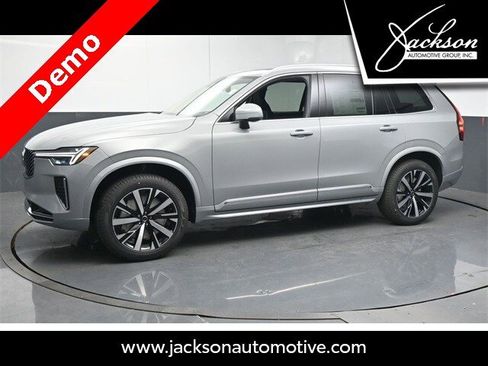 New 2025 Volvo XC90 B5 Core w/ Protection Package image 4