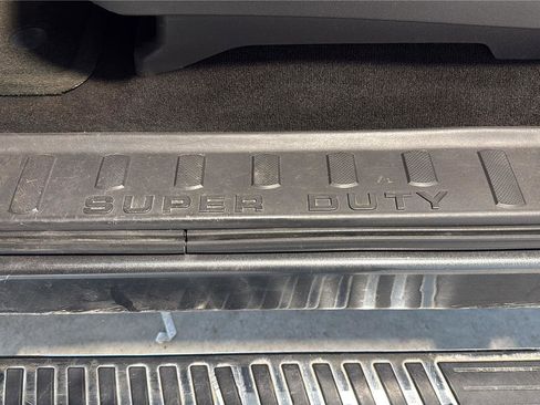 Used 2016 Ford F250 Lariat w/ Chrome Package image 24