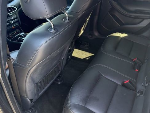 Used 2018 INFINITI QX30 FWD image 16