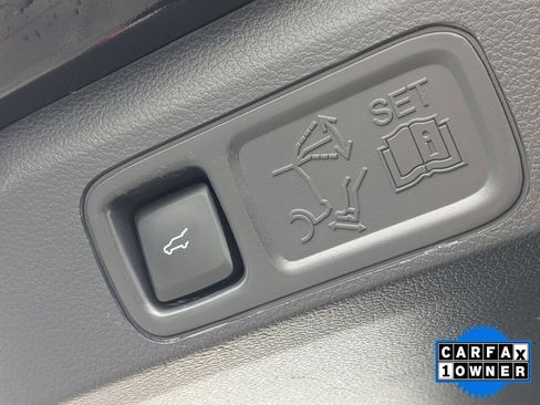 Used 2022 Ford Expedition Max Limited image 16